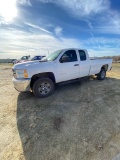 2012 Chevy 2500 HD Ex Cab 2WD Shows 216K runs & drives clean title