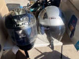 2 Helmets