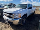 2008 Chevy 2500 HD Ext Cab 6.0L shows 297K runs & drives clean title