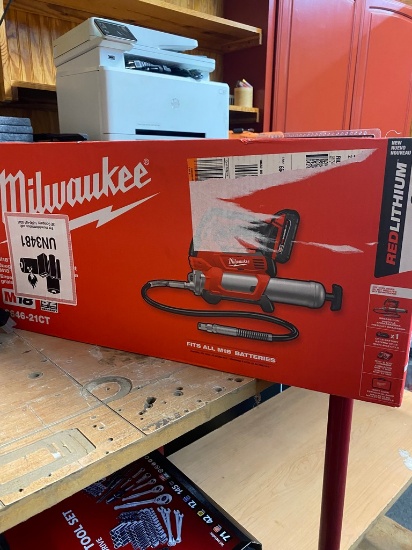 New Milwaukee M18 Grease gun with Battery & charger