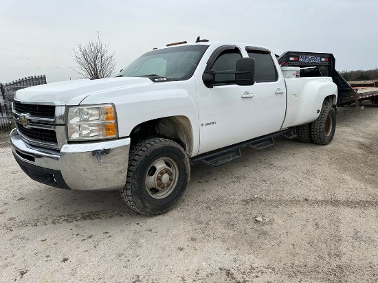2009 Chevy 3500 HD Crew Cab 4x4 6.6L Duramaz 214K runs & Drives clean title has 214K miles, new odom