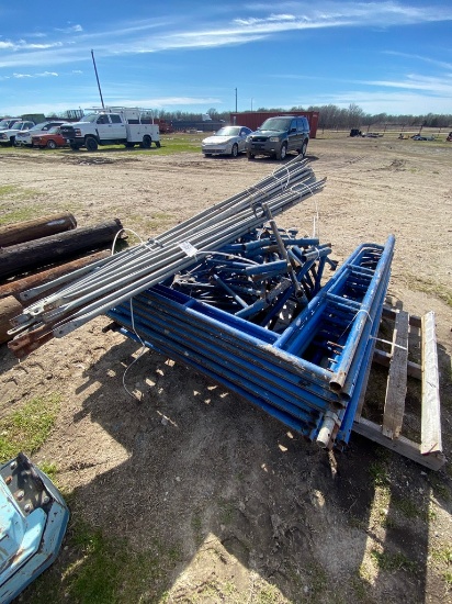 Bundle of Scaffolding with brackets