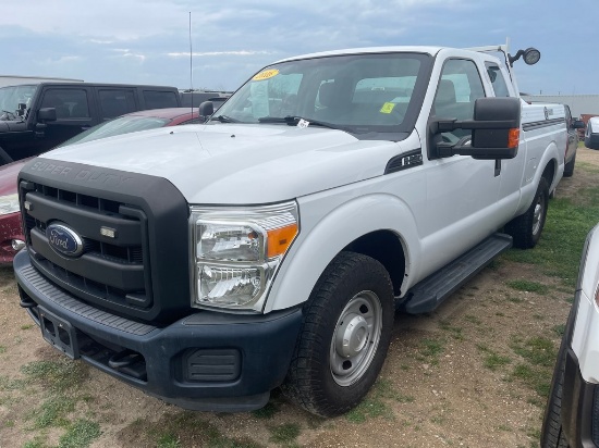 2016 Ford Super Duty Ext-Cab 2WD 168K Gas Engine,highway products Utility box bed runs & Drives clea