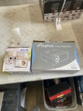 Monitor & Video Projector