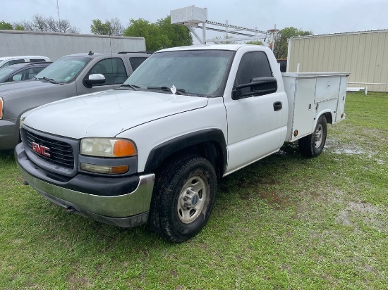 2002 GMC 2500 Single Cab 181K Utlity Bed Runs & drives Clean title