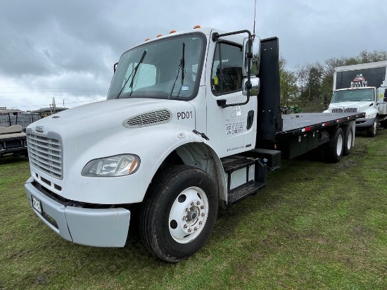2012 Freightliner 24' Flatbed 10 speed 361K Miles Cumnmins Diesel Engine runs & drives cleant title