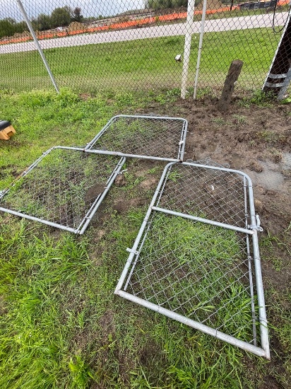 2-Chain link Panels, 1 Chain link Gate
