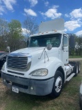 2006 Freightliner Day Cab 372K miles Detroit Series 60 Diesel engine 10 speed trans Runs & drives cl