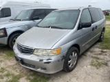 2003 Honda Odyssey Van runs & drives cleant title need frond end work 197K