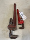 2 Pipe Wrenches