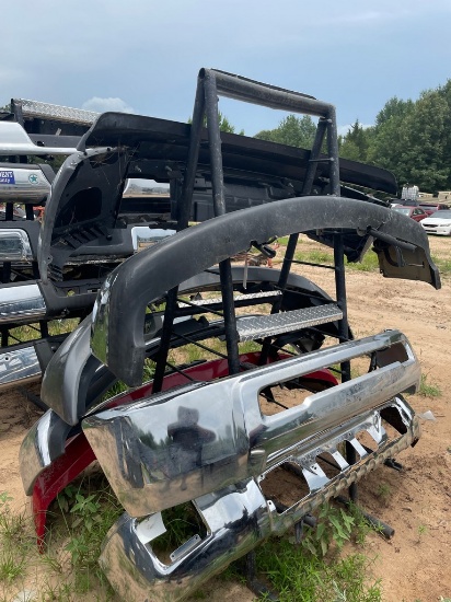Rack with bumpers