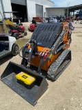 Wolverine Land Hero Mini skid steer 23 hp Gas Motor