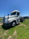 2012 Freightliner model Cascadia 125 runs and drives, ac works,500K miles clean title vin#1FUJGEDV3C