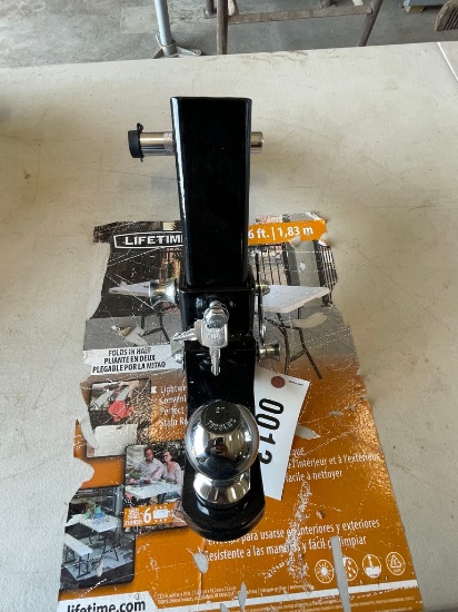 Trailer hitch 2" with keys