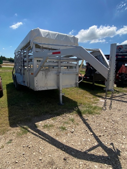 Gooseneck Trailer 16'x5' stock trailer , new lights new floor, new tire