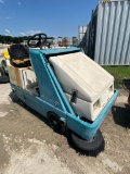 Tennant 6400 Gas Parking lot sweeper works with 547 hrs