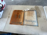 Case IH & mobilgas sign