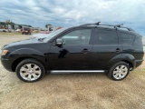 2013 Mitsubishi Outlander SUV Black Shows 190K miles runs & drives clean title