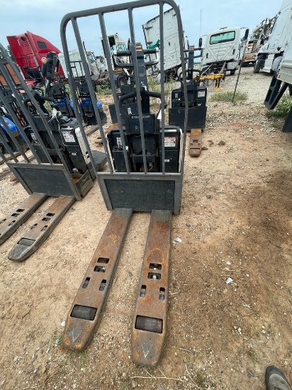 Crown PE 4500 Series Electric Pallet Jack