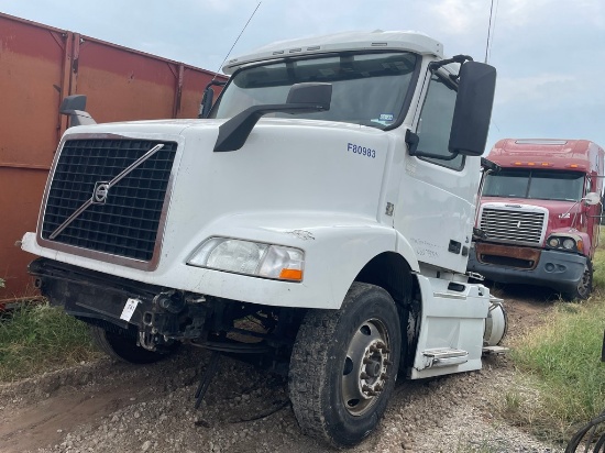 2015 Volvo Parts Truck No Motor or Trans