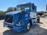 2015 Volvo Day Cab Parts Truck No motor/Trans Vin#79093