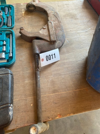 Pipe Cutter
