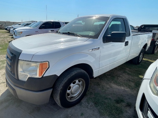 2012 Ford F150 XL 242,900K miles runs & drives clean title AC