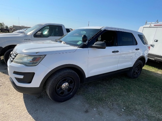 2016 Ford Explorer Flexfuel AWD clean title , runs and drives 287,802