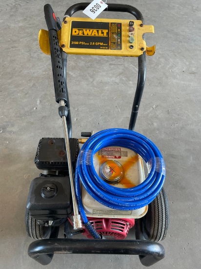 Dewalt 3100 PSI Pressure washer with Hose & wand runs