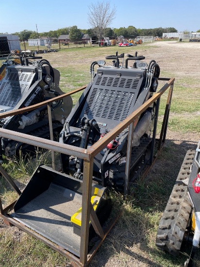 AGT Industrial Mini Skid Steer Model KTT23 739 Gas