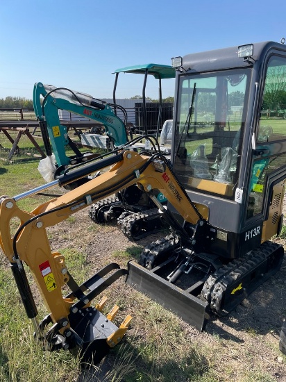 AGT Industrial Mini Excavator model H13r 420 CC Gas
