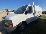 2015 Chevy Express 3500 Van 228K miles runs & drives Knapheide Utility Bed Clean title