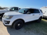 2016 Ford Explorer Flexfuel AWD clean title , runs and drives 287,802