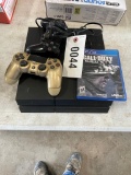 Playstation 4 2 controllers,1 game