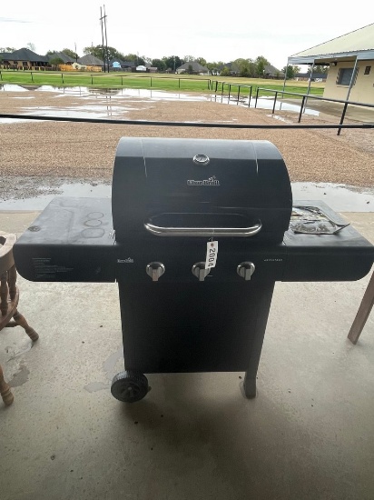 Char broil gas grill with propane bottle