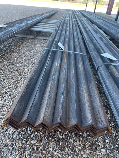 40 pcs each angle iron 960ft. Each bundle 1 1/2x1 1/2x1/8 Gaugex24ft.
