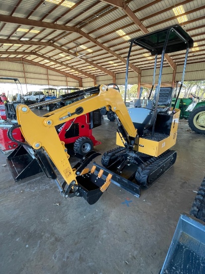 2024 Land Hero Model 12 Mini Excavator 13.5 HP Briggs & stratton Gas engine