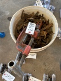 Bucket ridgid pipe cutter, hinges