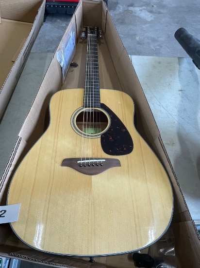 Yamaha acoustic guiatar brand new