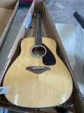 Yamaha acoustic guiatar brand new