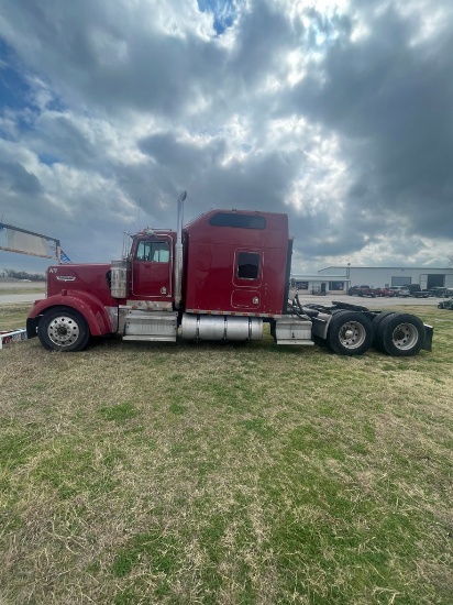 1997 Kenworth W900 Red, black interior,diesel, Ready to work,18 speed with a cat, great tires two ne