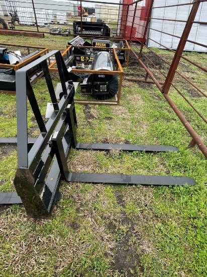 New Agt 48" Quick attach Pallet forks