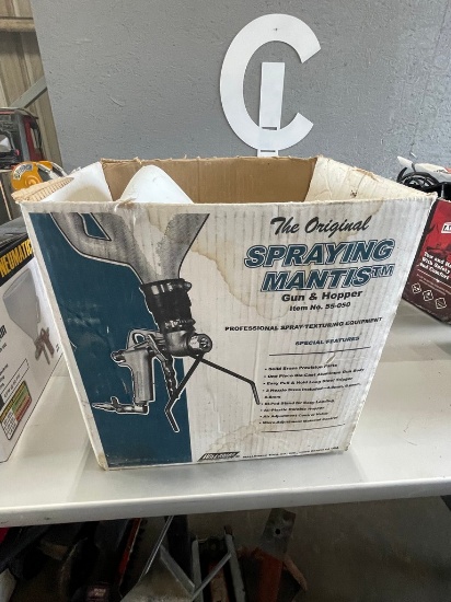 Texture spray gun and hopper