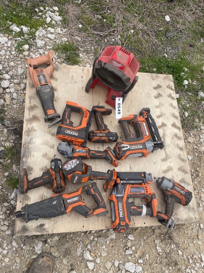 Pallet of misc ridgid power tools unknown condition/parts