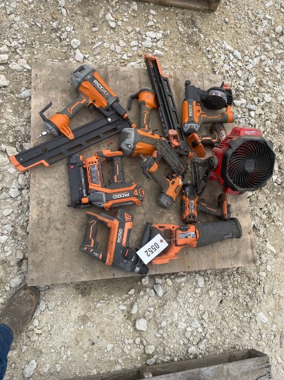 Pallet of misc ridgid power tools unknown condition/parts