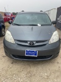 2006 Toyota Sienna CE Runs and drives great clean title 12K miles vin#46721