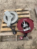2 Hose reels oil/grease