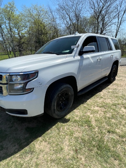 2015 Chevrolet Tahoe 241K miles Police Package runs & drives Clean title 2370