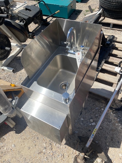 Stainless sink