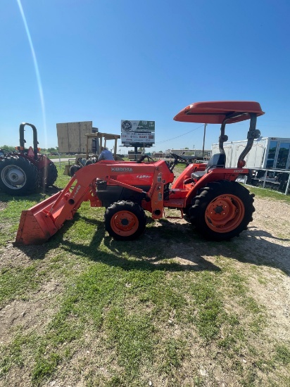 Kubota L2800 4x4 Diesel Tractor 360 hrs HST Trans LA463 Front Attachment with bucket runs & operates
